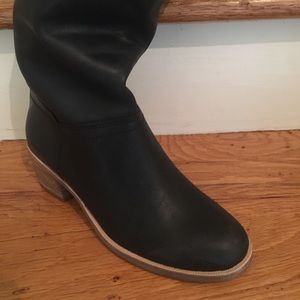 Ugg Carlin Boots - NEW